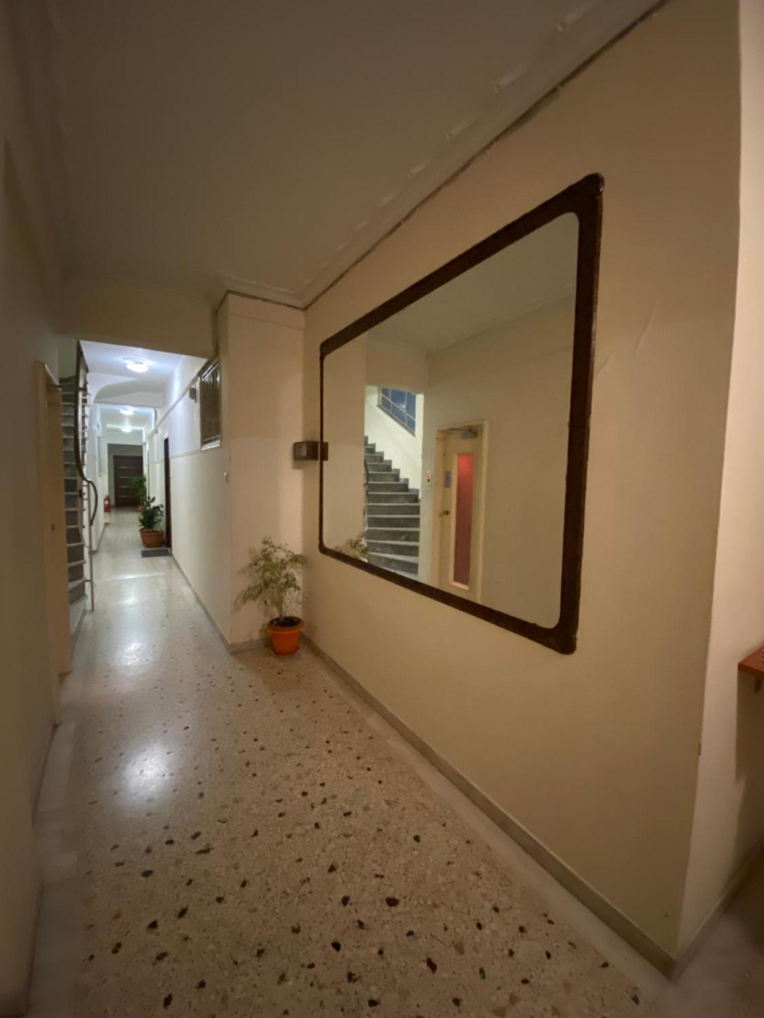 Traveller'S Choice Apartment Атина Екстериор снимка